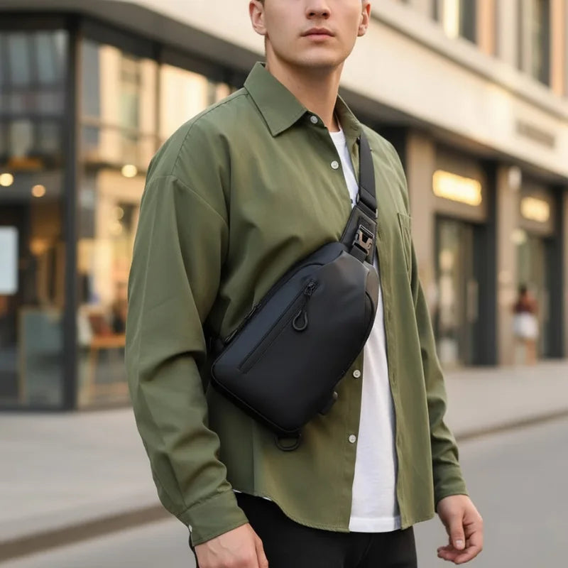 Wasserdichte Umhängetasche mit USB-Anschluss - SyncPack™